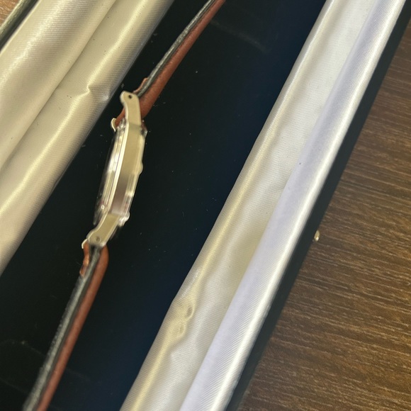 RAYMOND WEIL W1 ladies watch new - Picture 7 of 9